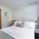 Apartment Sanbe Garden By Quokka 360 - With Garden In San Bernardino *